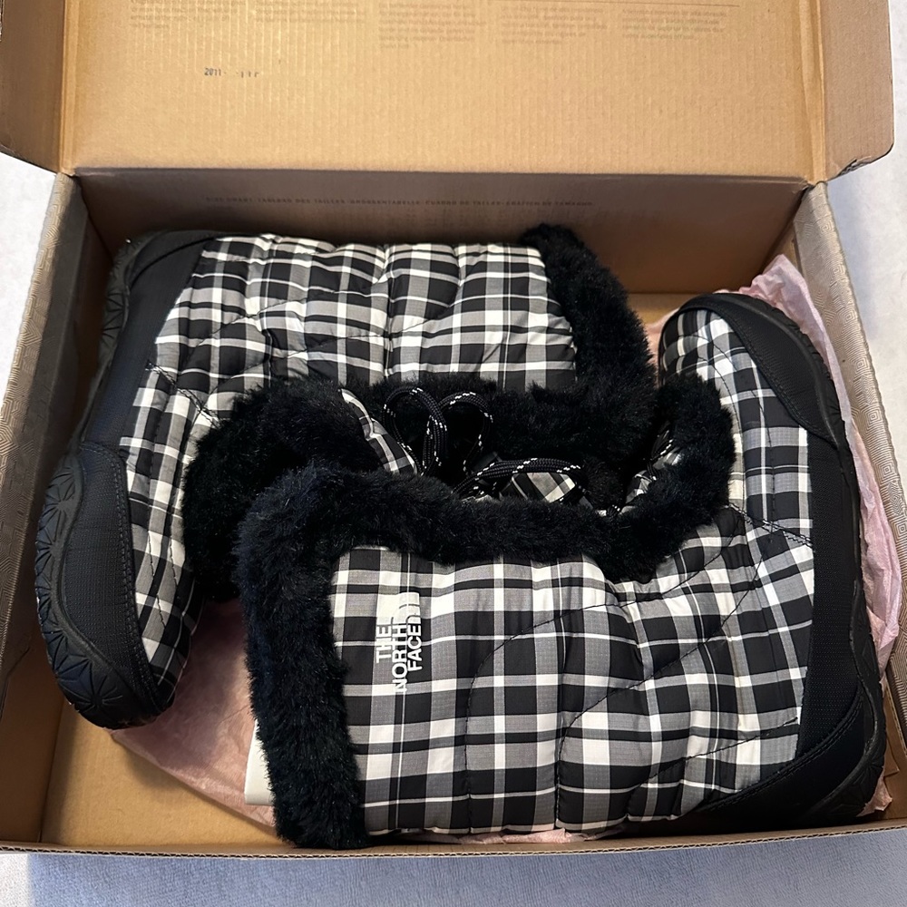 North face Women’s Nuptse Faux Fur IV Black & White Buffalo Plaid Snow Boots